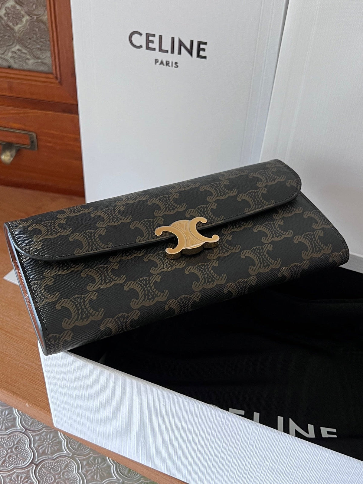 TRIOMPHE Flap Wallet Card Holder 19cm Tan Black Cafskin