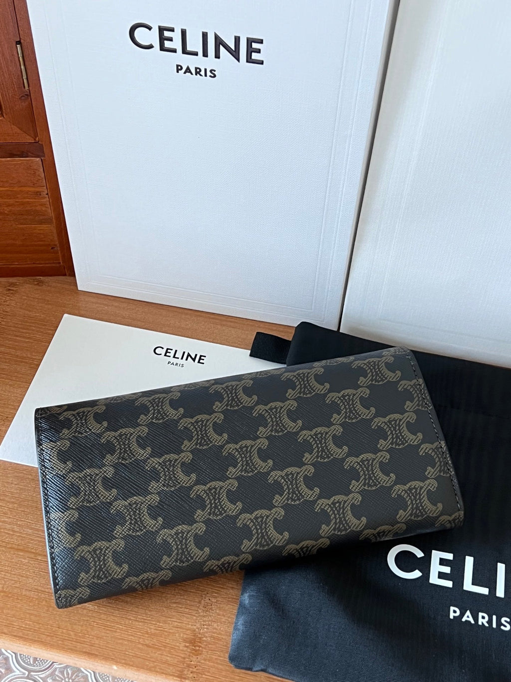 TRIOMPHE Flap Wallet Card Holder 19cm Tan Black Cafskin