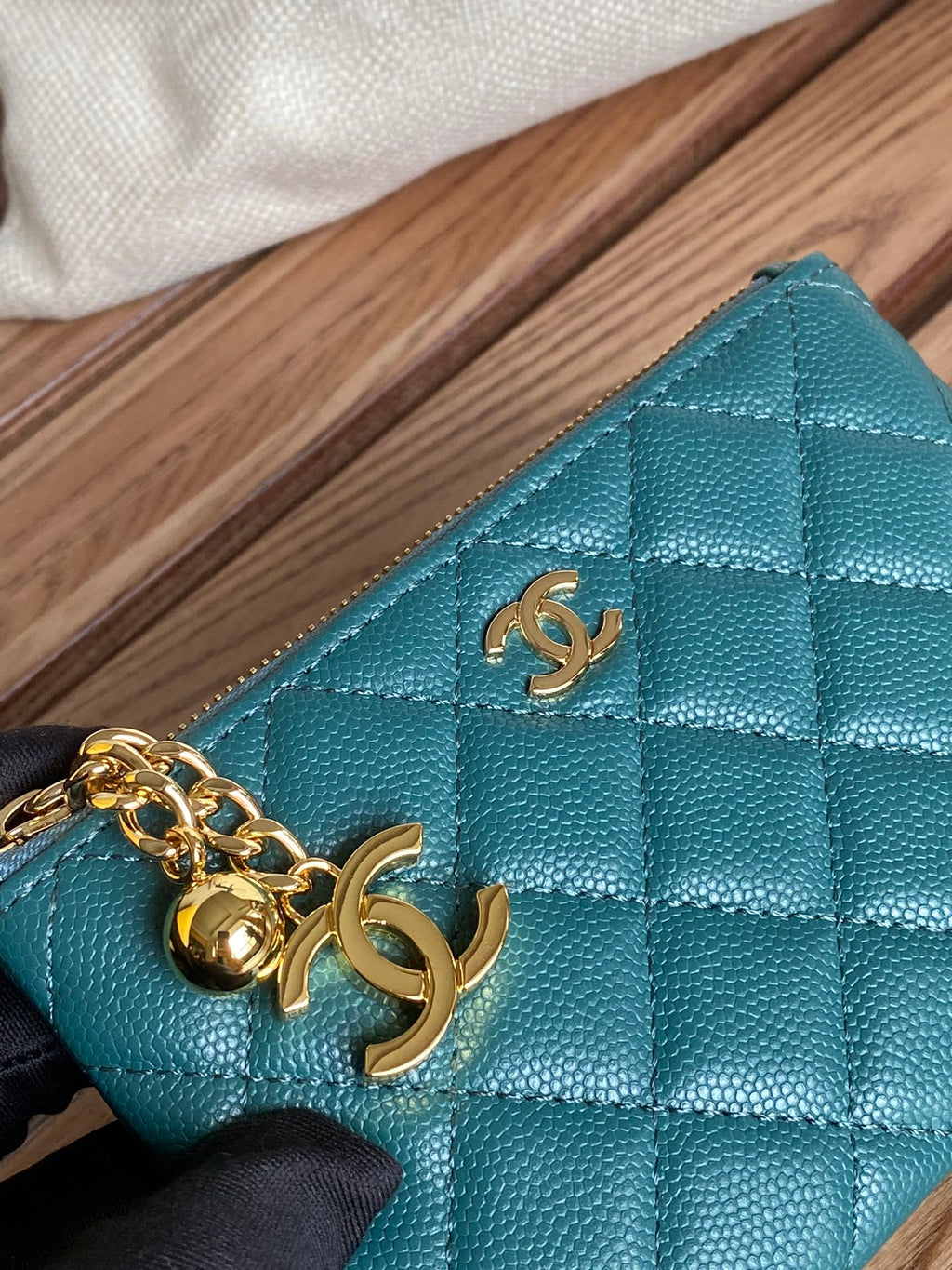cc zipped wallet 14cm dark green caviar gold hardware