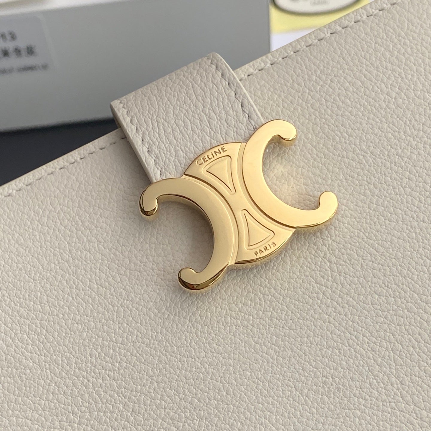TRIOMPHE Medium Strap Wallet White Grain Cowhide GHW