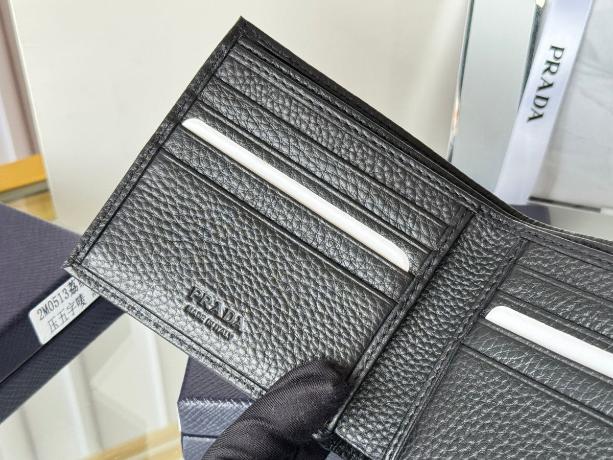 Pra 2M0513 Logo-Debossed Wallet 11cm Black lychee-grained cowhide
