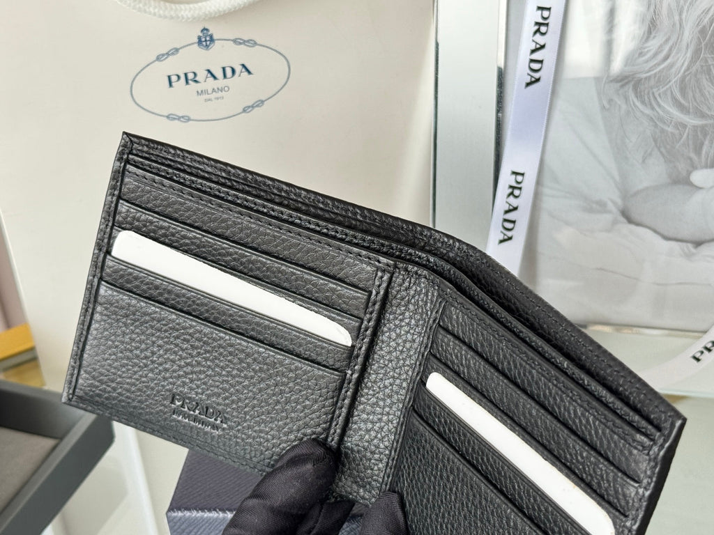 Pra 2M0513  Metal Triangle Logo Wallet 11cm Black lychee-grained cowhide