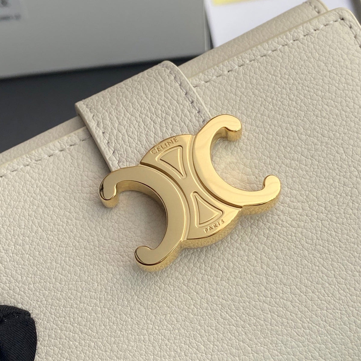 TRIOMPHE Fine Strap Wallet Nino Beige Grain Cowhide GHW