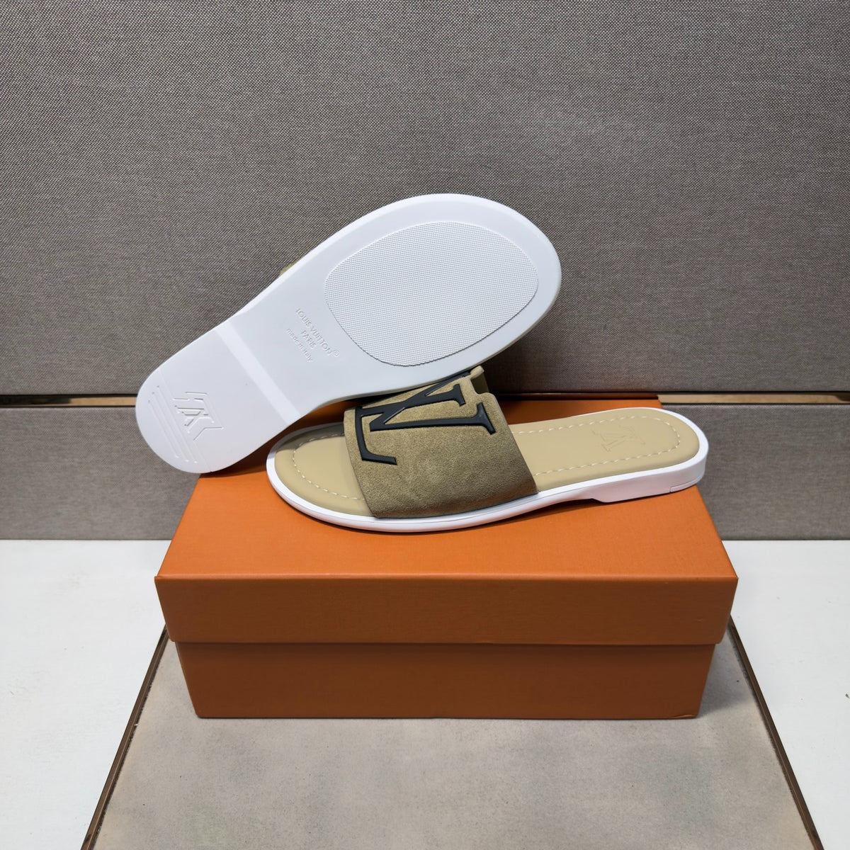 LV Men's Slide Sandals, Beige Suede LV Logo Open Toe Casual Slip On Summer Slippers