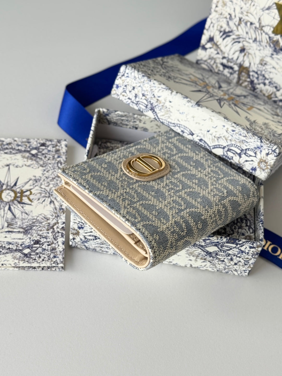CD 30 Montaigne Dahlia Wallet 12cm Grey Beige Fabric & Calfskin Jacquard