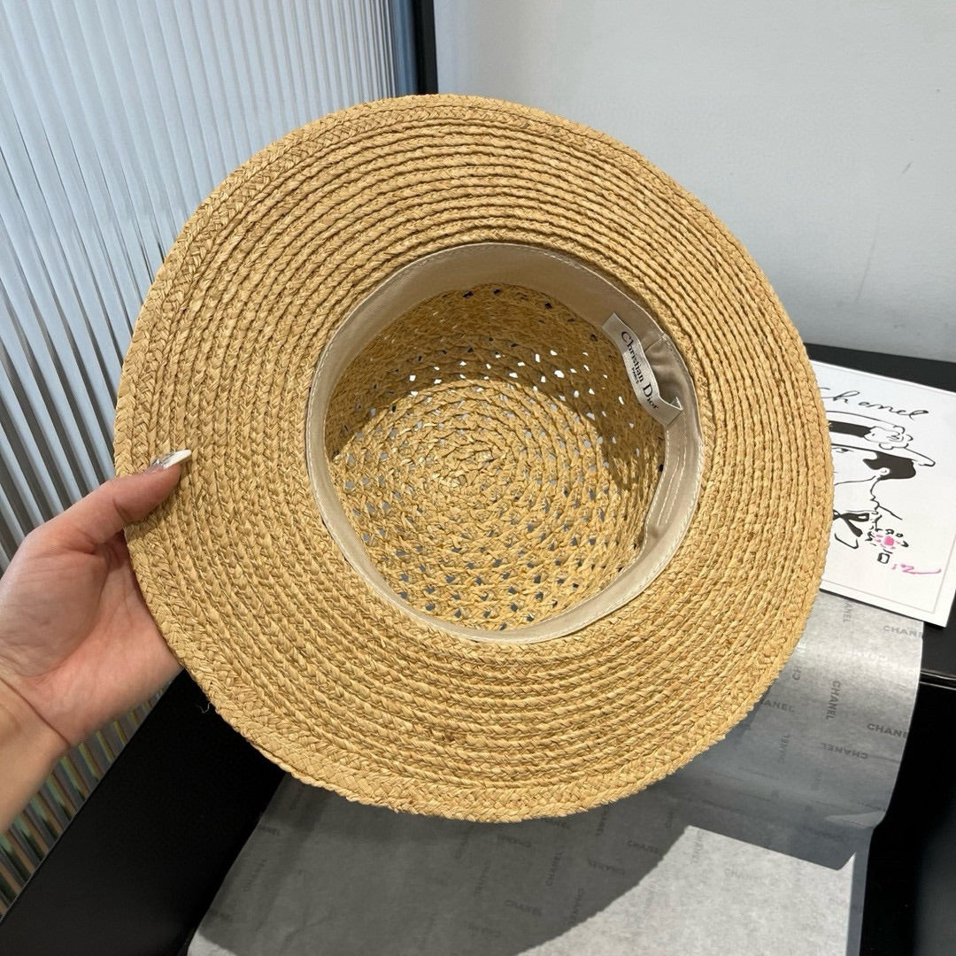 BOATER HAT IN BEIGE RAFFIA WITH BLACK FABRIC
