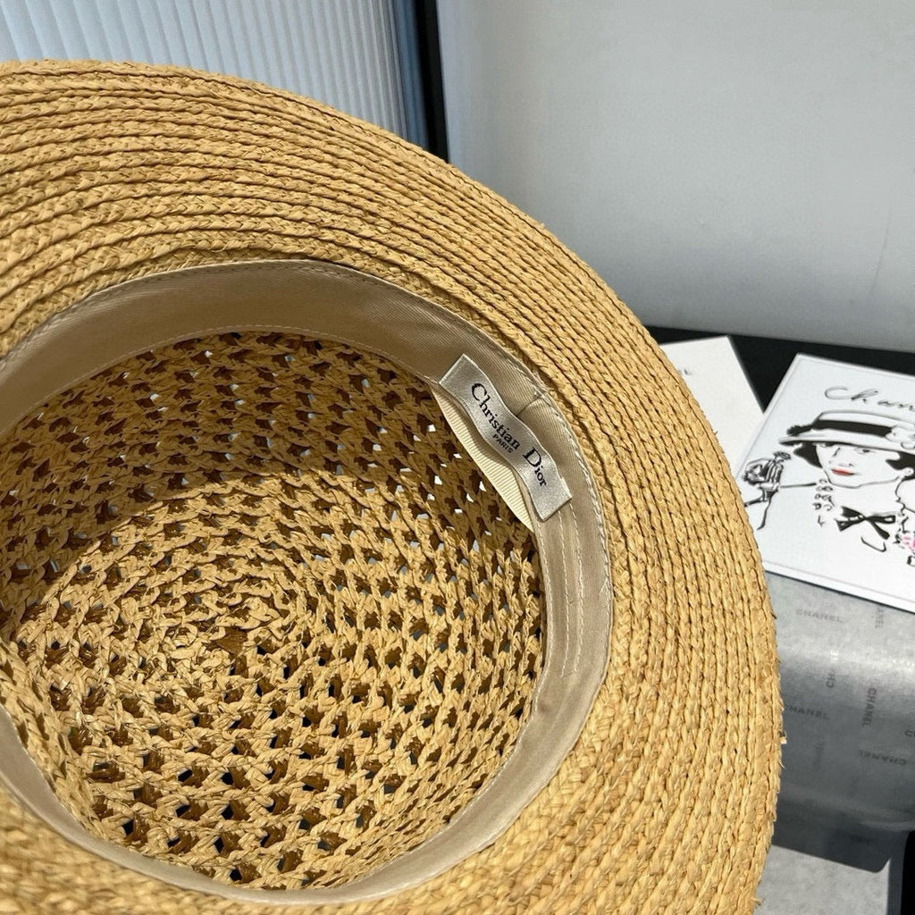 BOATER HAT IN BEIGE RAFFIA WITH BLACK FABRIC