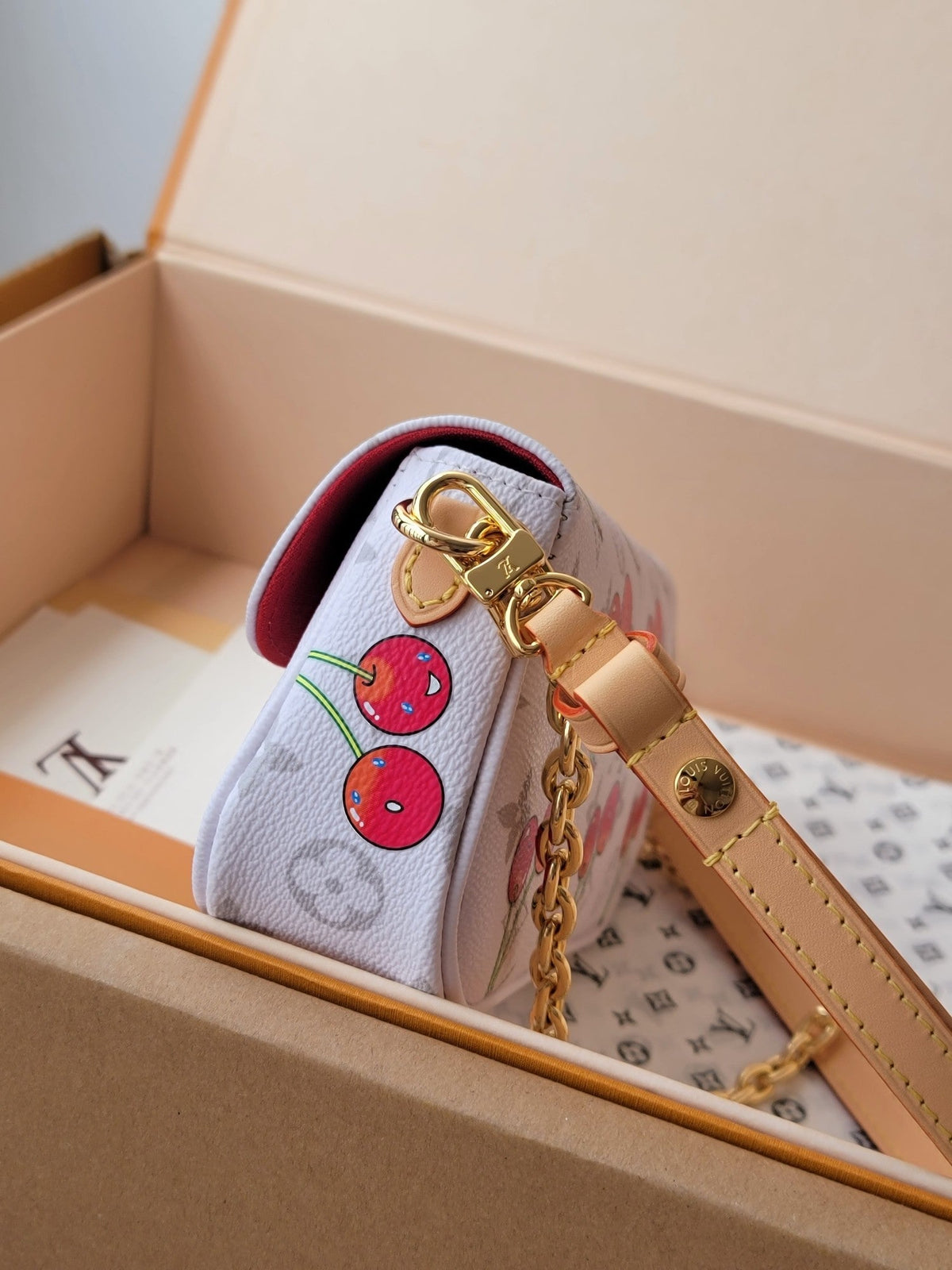 LV Wallet On Chain Ivy White Monogram Canvas 275344