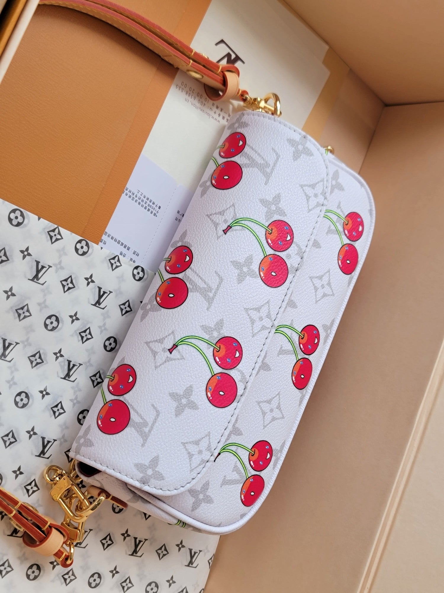 LV Wallet On Chain Ivy White Monogram Canvas 275344