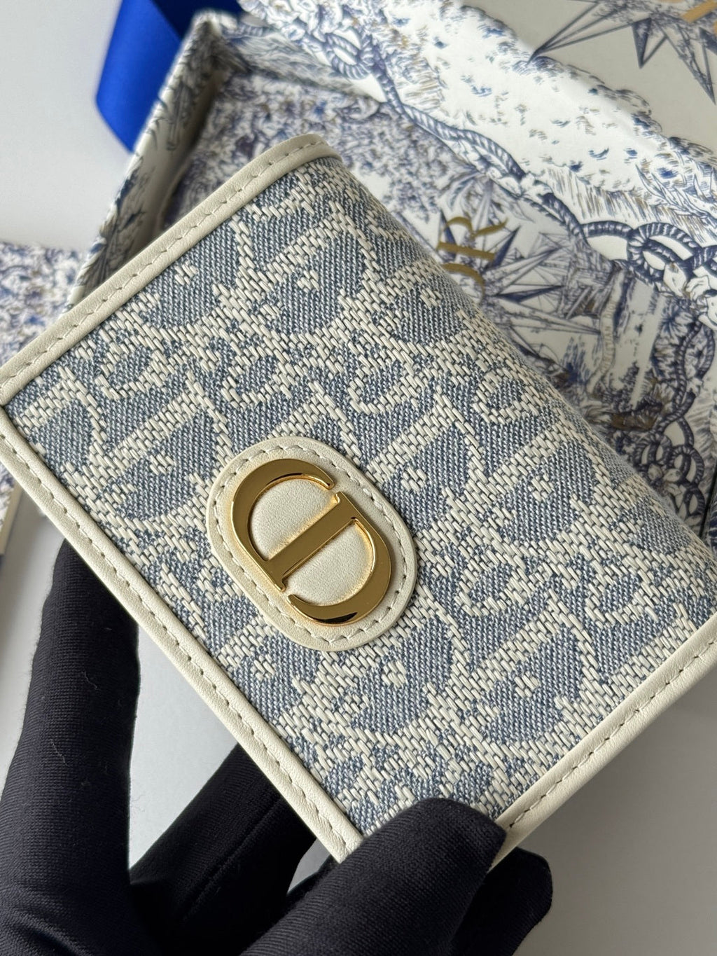 CD 30 Montaigne Glycine Wallet 11cm White Grey Jacquard