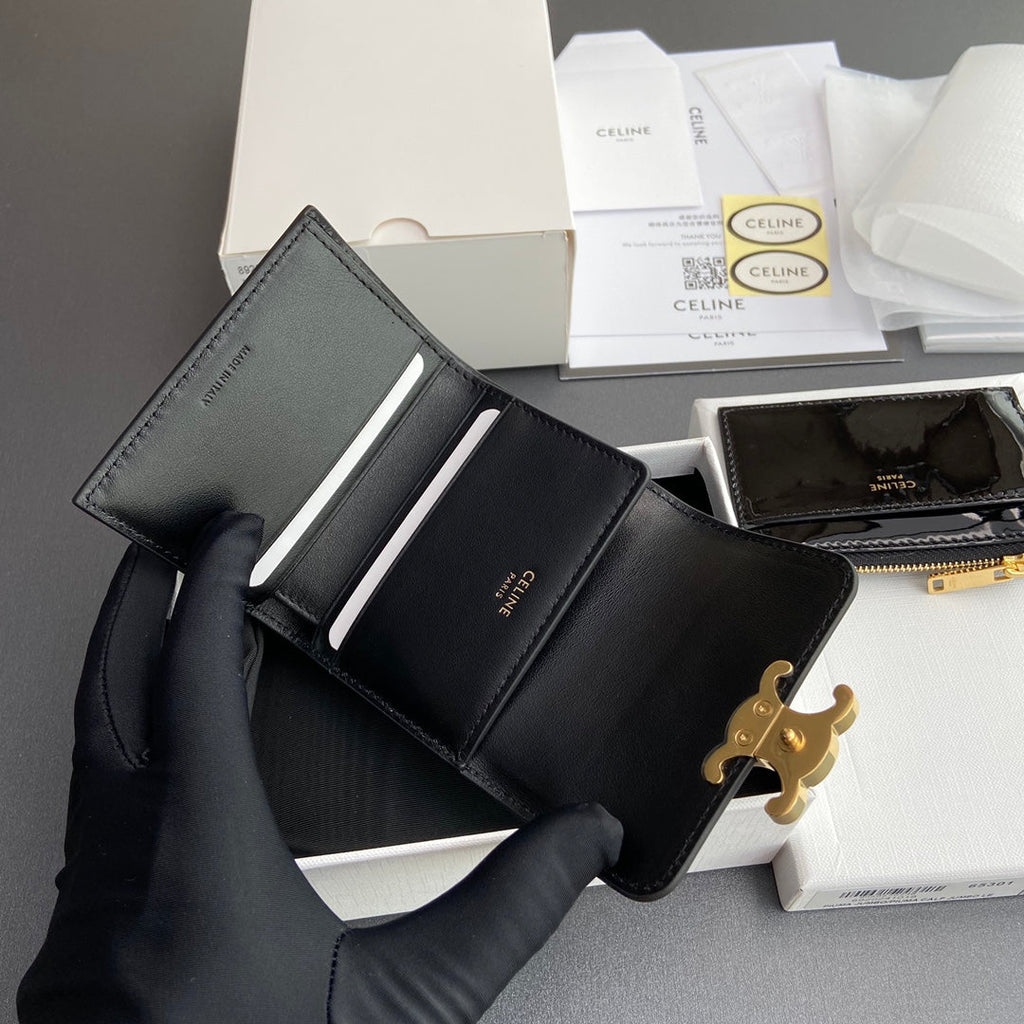 TRIOMPHE Compact Wallet With Coin Purse Black Patent Leather