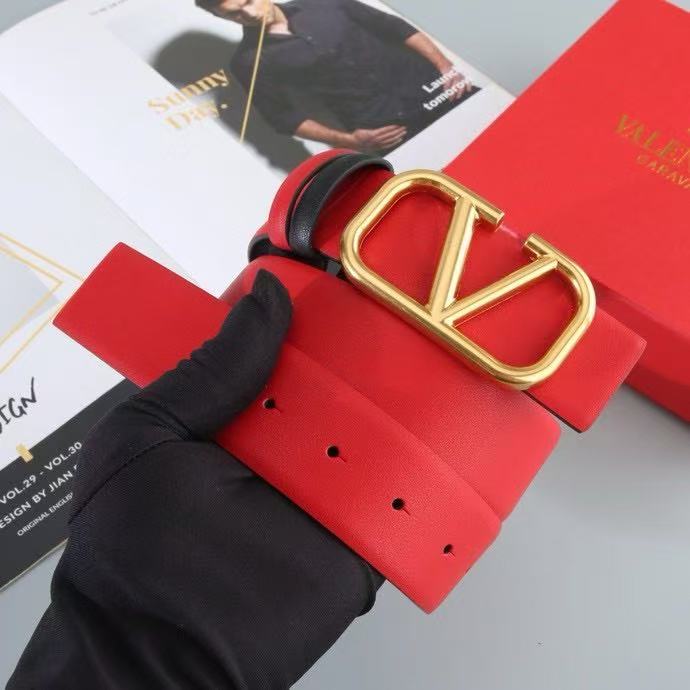 VT VLogo Signature Belt Red in Leather