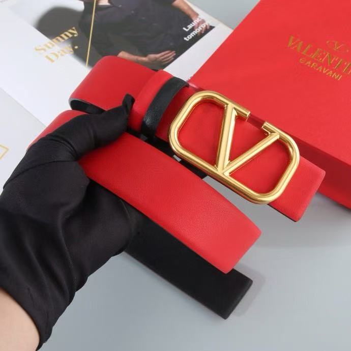 VT VLogo Signature Belt Red in Leather