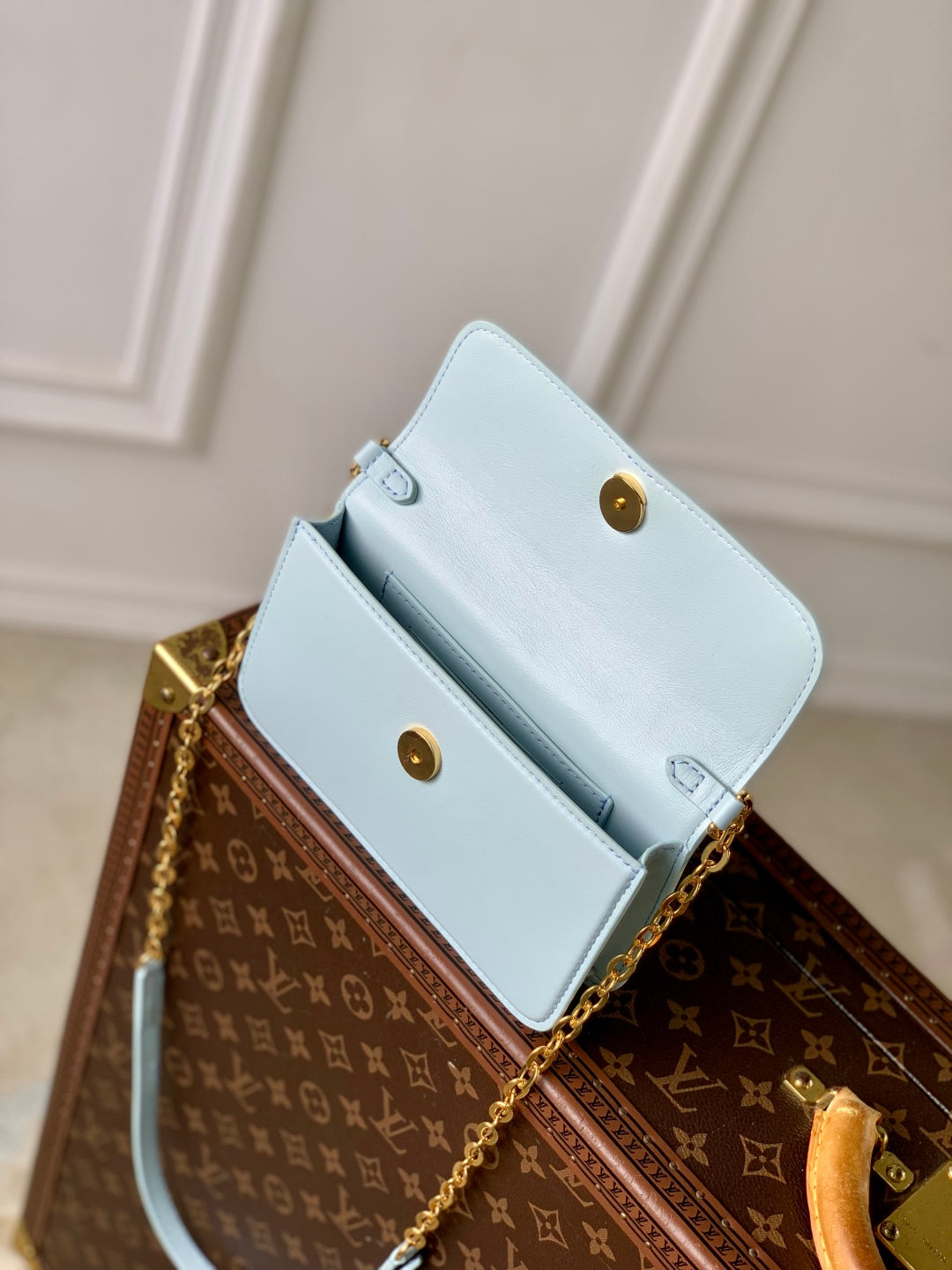 Wallet On Chain LV Bloom 20cm Blue Calfskin 250361