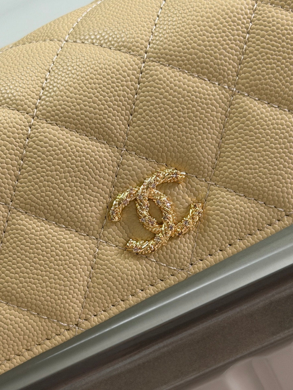 CC 26P Long Flip Wallet Beige Quited Caviar Leather