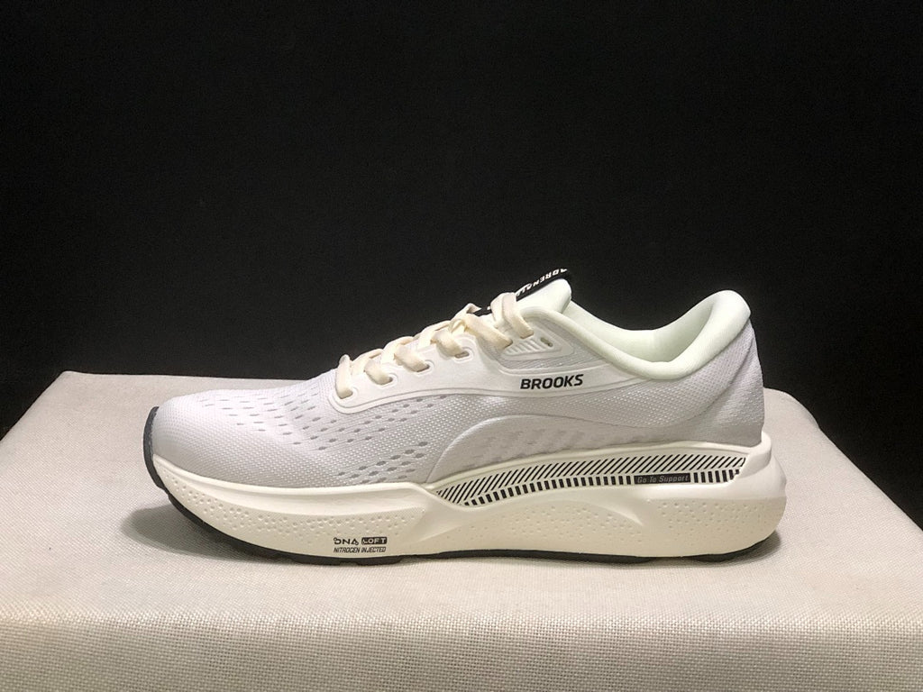 Brooks Adrenaline GTS 24 Support Road Running Shoes Off‑White