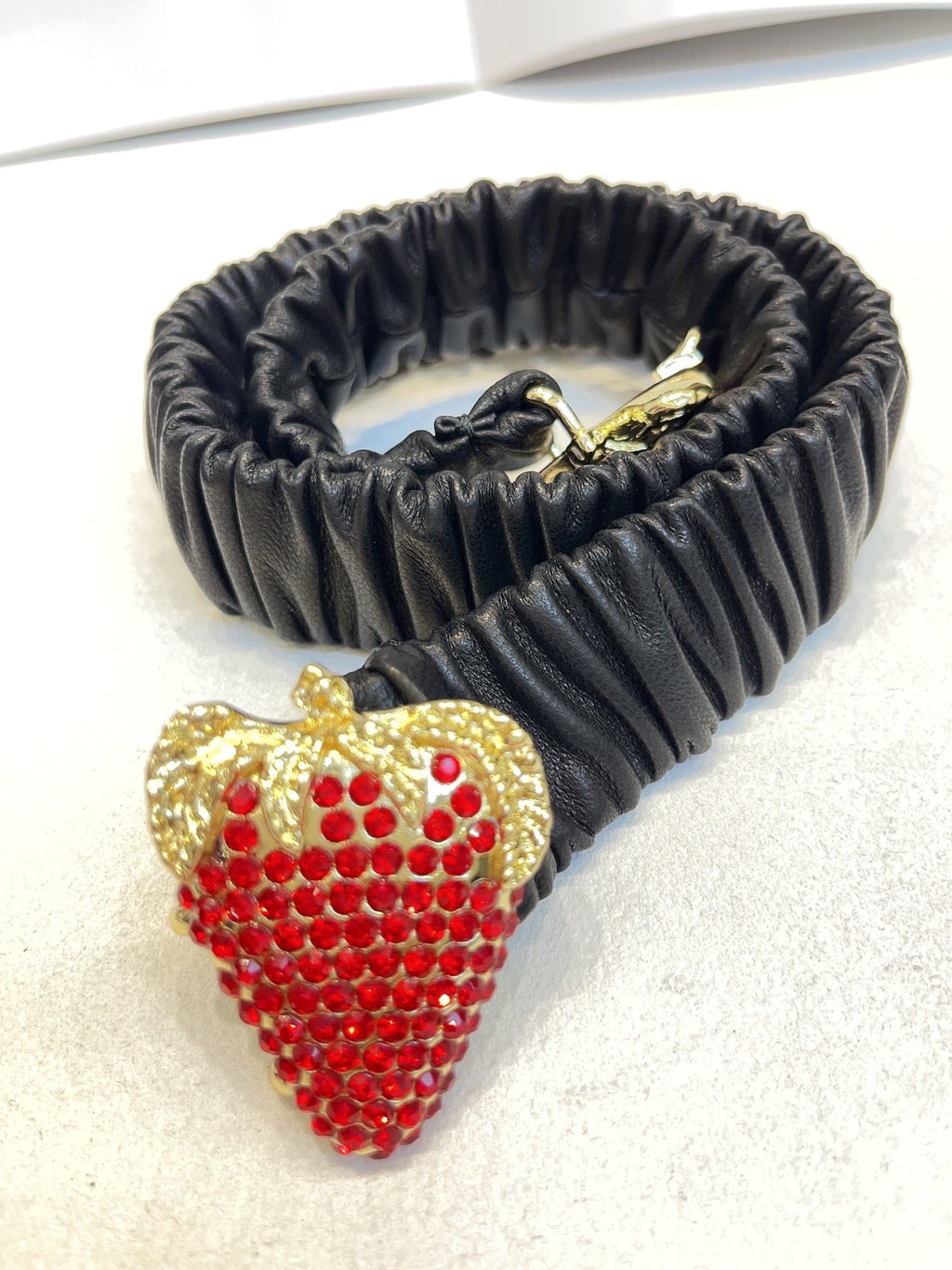 GG 3cm Strawberry Belt Black Sheepskin