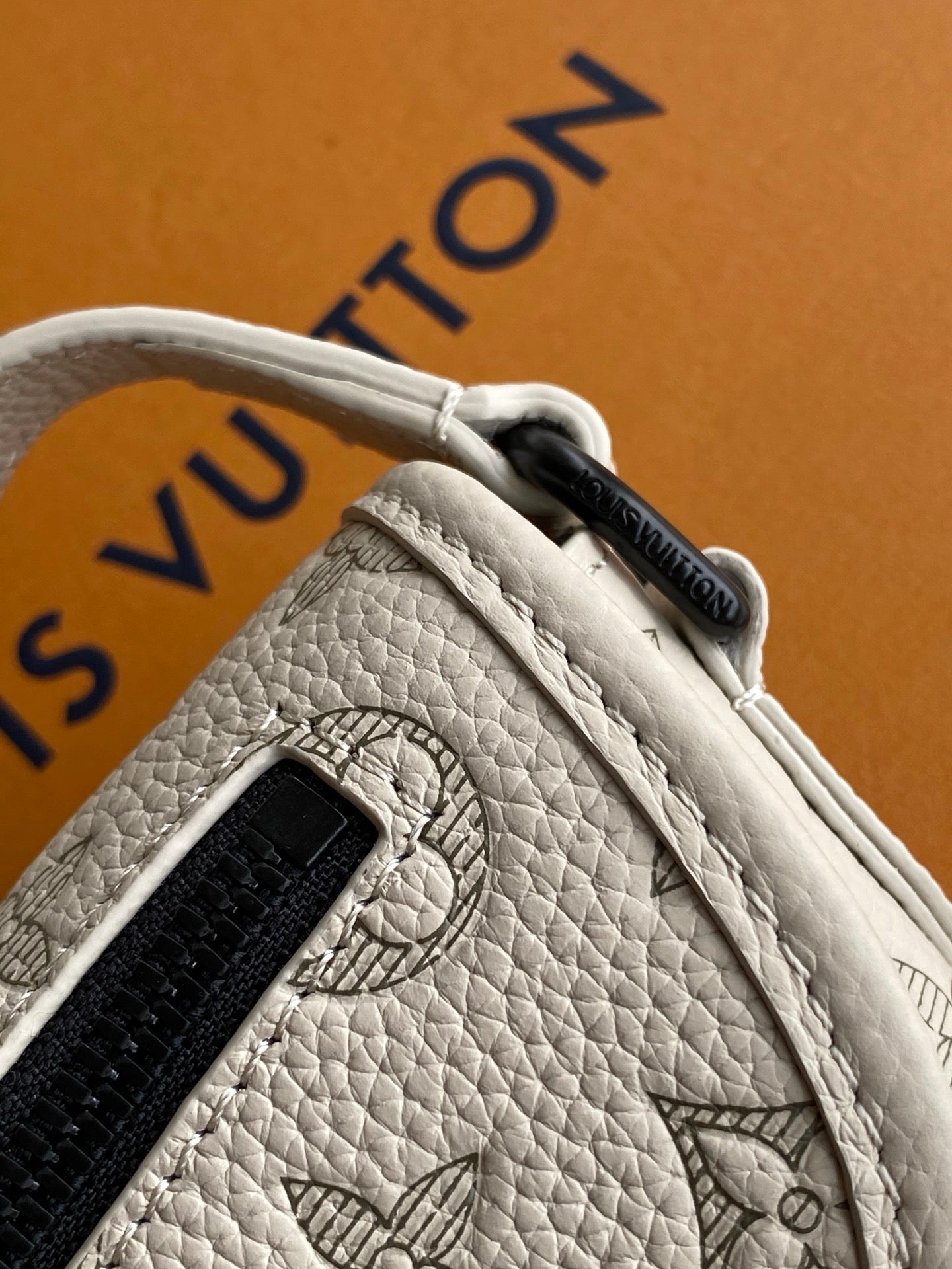 LV Pulse Wearable Wallet 22.5cm Sand Color Monogram Shadow embossed calfskin