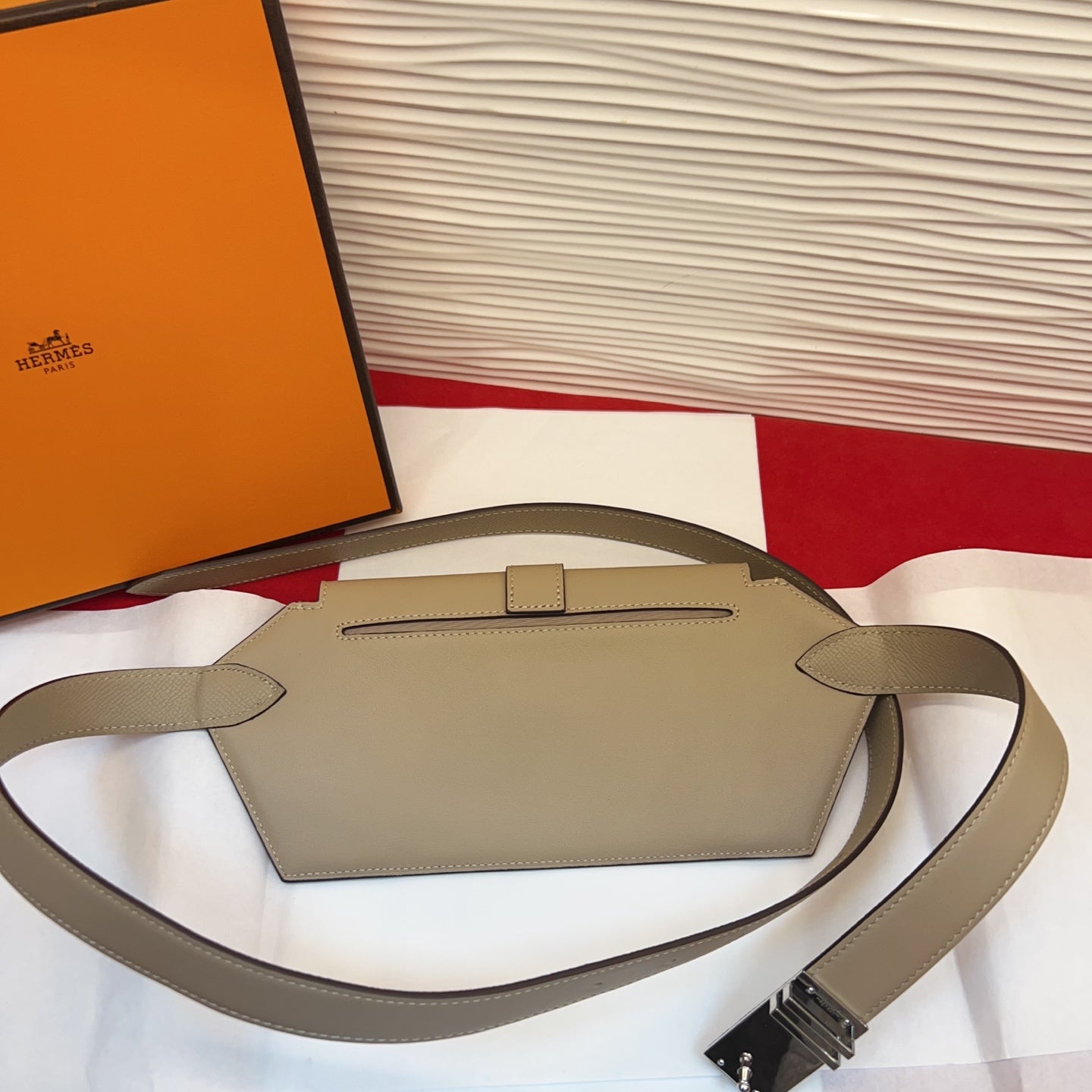 HM Elan Pocket Belt Khahi Sliver Calfskin 202788