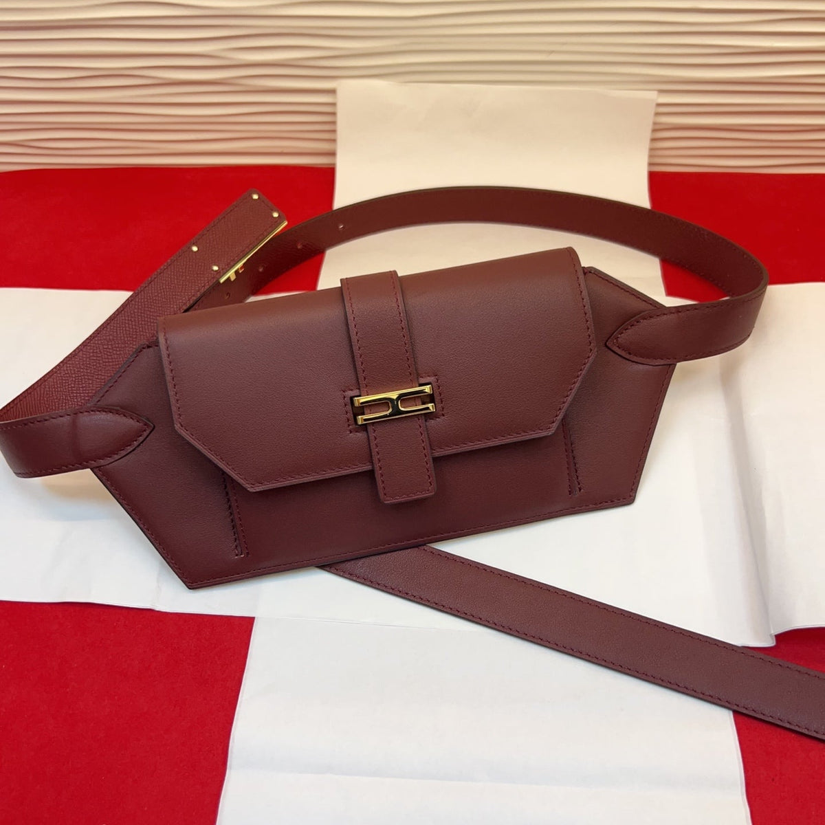 HM Elan Pocket Belt Burgundy Gold Calfskin 202785