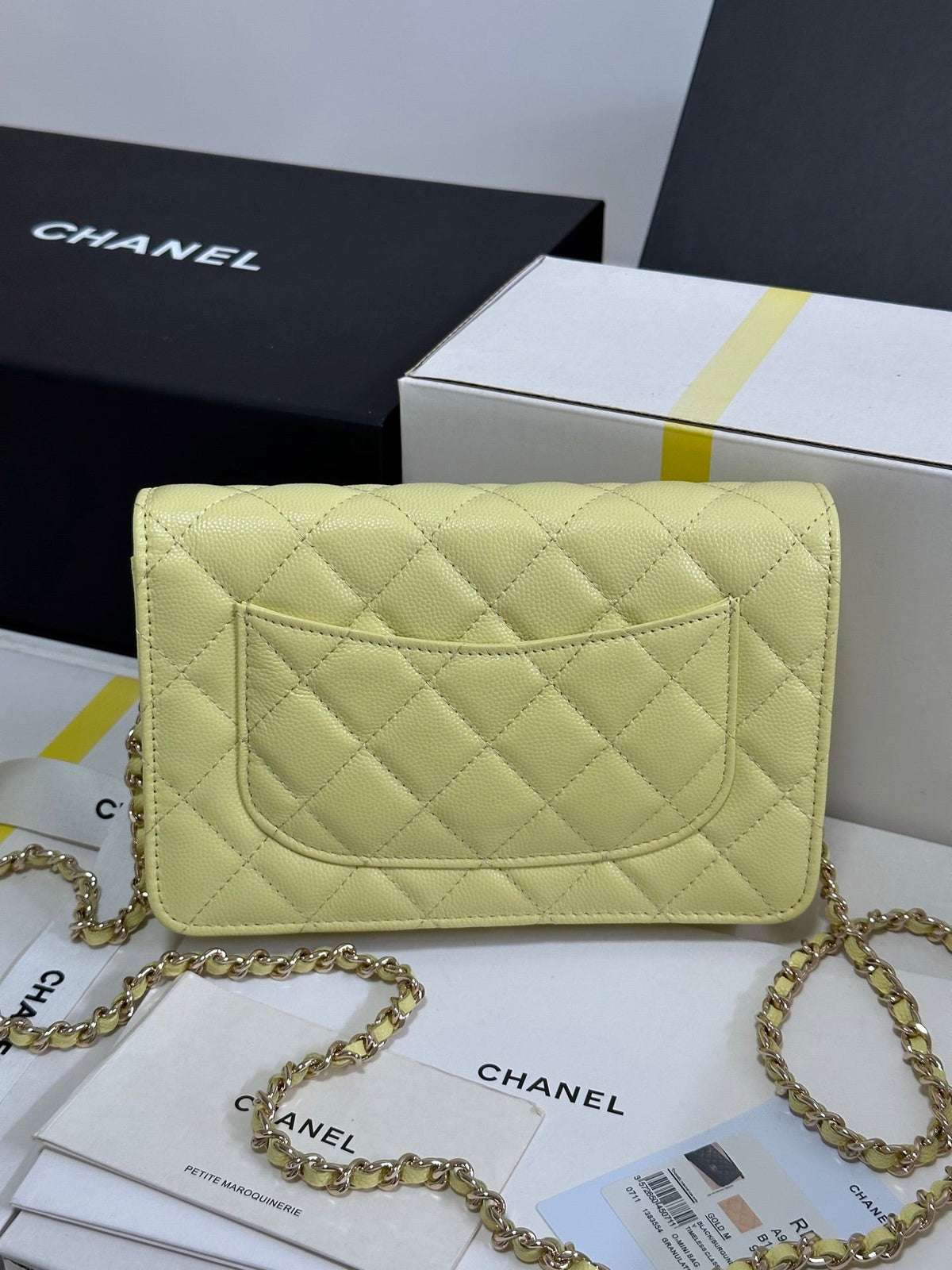 CC 25P Wallet On Chain 19cm Yellow Pastel Cowhide Heart Rhinestone 243595