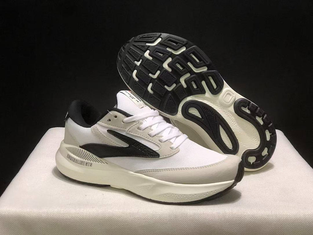 Brooks Adrenaline GTS 24 Support Road Running Shoes Off‑White Black