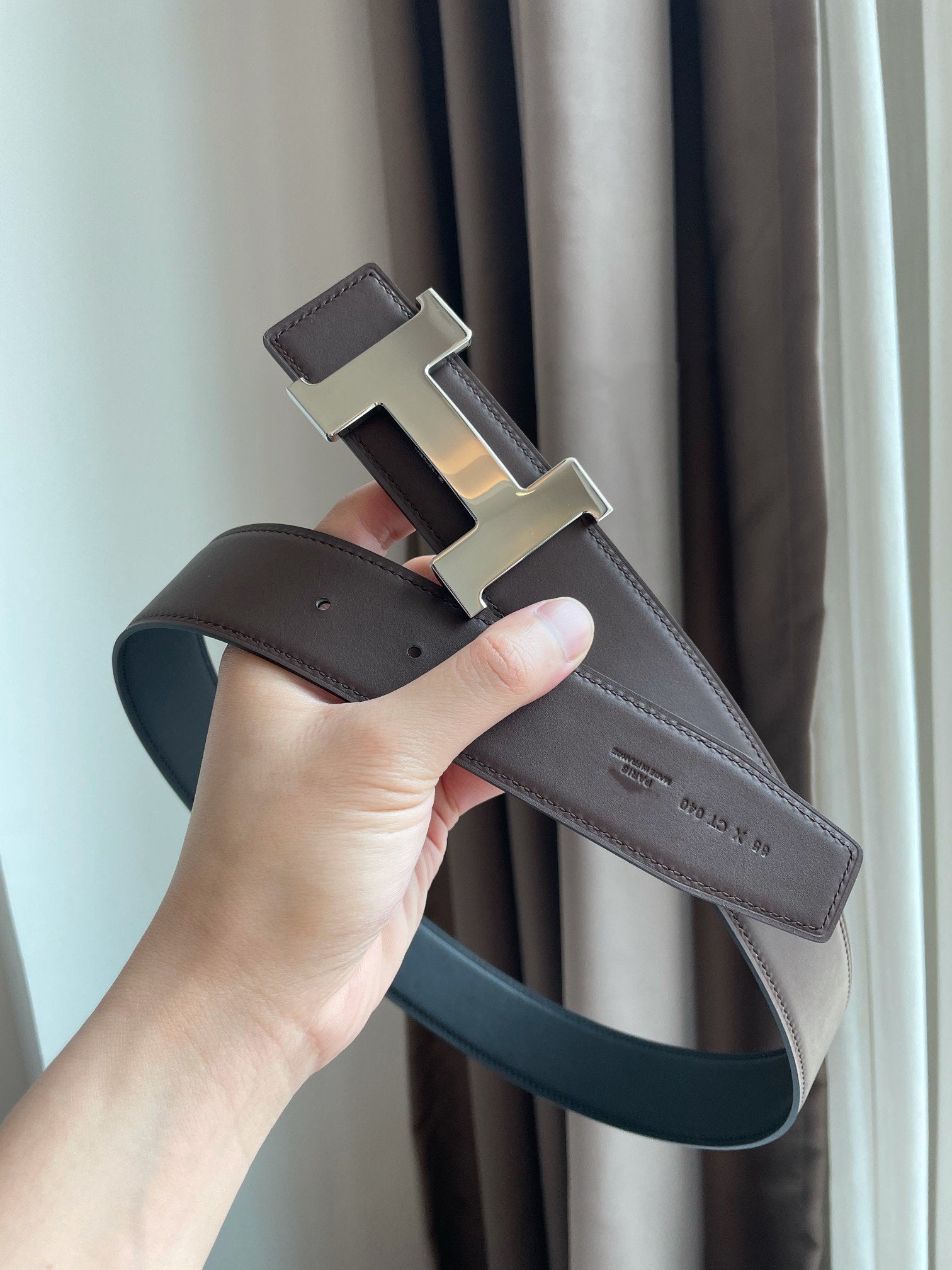 H CONSTANCE BELT 38MM SILVER BUCKLE BLACK CHOCOLATE LEATHER