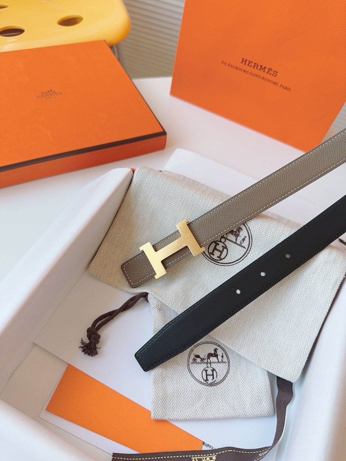 MINI H BELT BUCKLE & REVERSIBLE CAMEL BROWN LEATHER STRAP 24 MM GOLD HARDWARE
