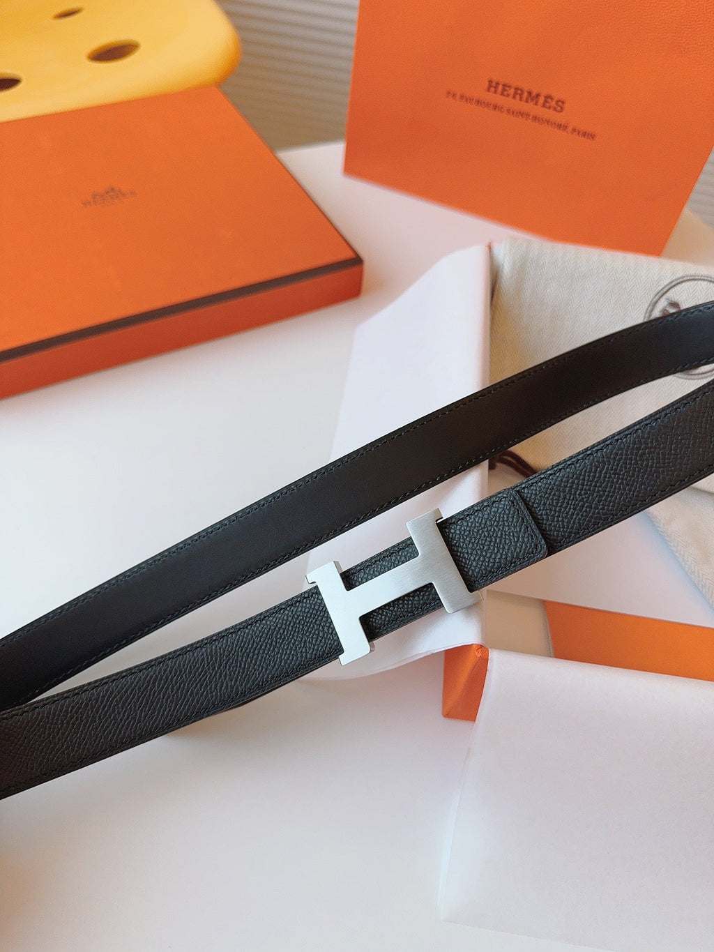 MINI H BELT BUCKLE & REVERSIBLE BLACK LEATHER STRAP 24 MM SILVER HARDWARE