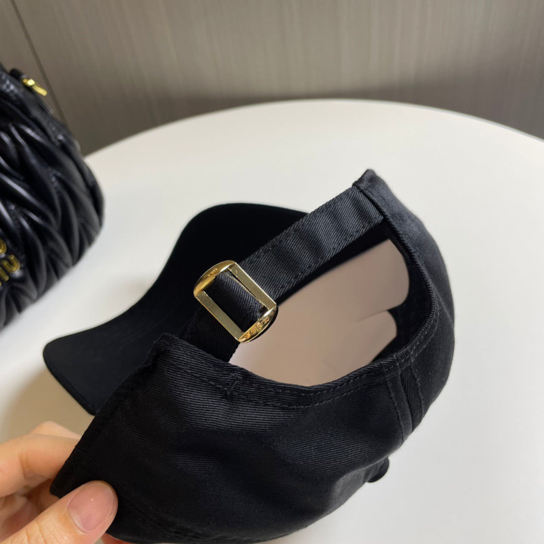 Celin Cap Black Velvet