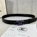 CC 30MM BELT IN BLACK GRAINED CALFSKIN WITH NAVY BLUE METAL LOGO