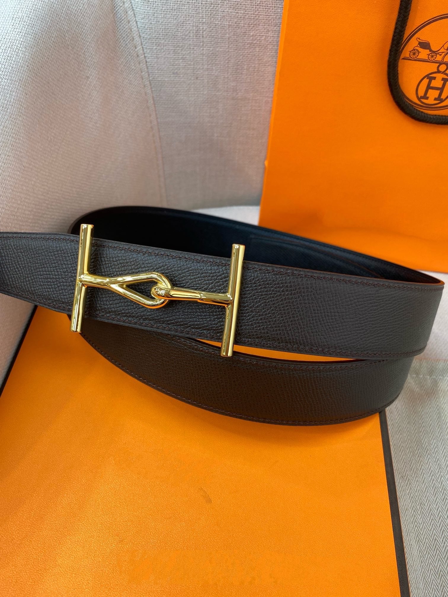 H JUMBO BELT 38MM GOLD BUCKLE DARK TAUPE BLACK LEATHER