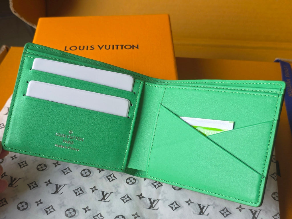 LV M25998 Multiple Wallet Bamboo Green Taurillon Monogram leather
