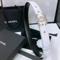 CC BELT 30 MM IN WHITE CALFSKIN PEARL LOGO WITH GOLD HARDWARE