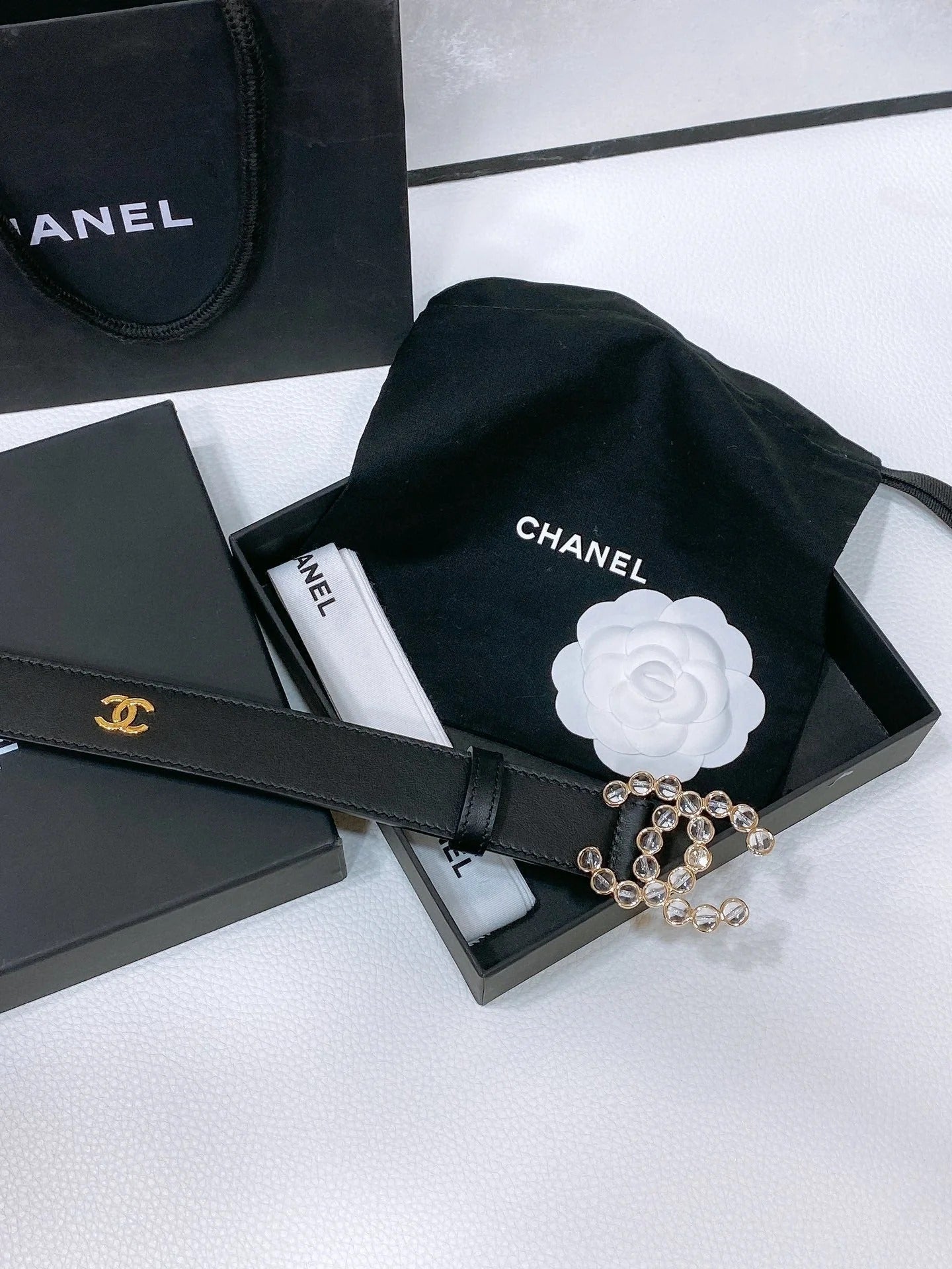 CC BELT 30 MM IN BLACK CALFSKIN PEARL LOGO WITH GOLD HARDWARE