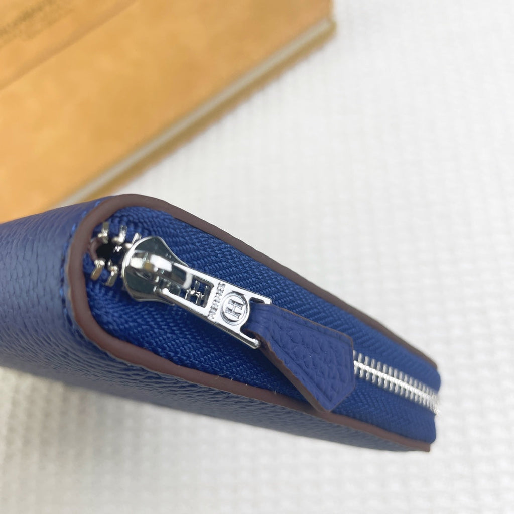 HM Silk'in Holed Classic Wallet 20 Cobalt Grained Calfskin