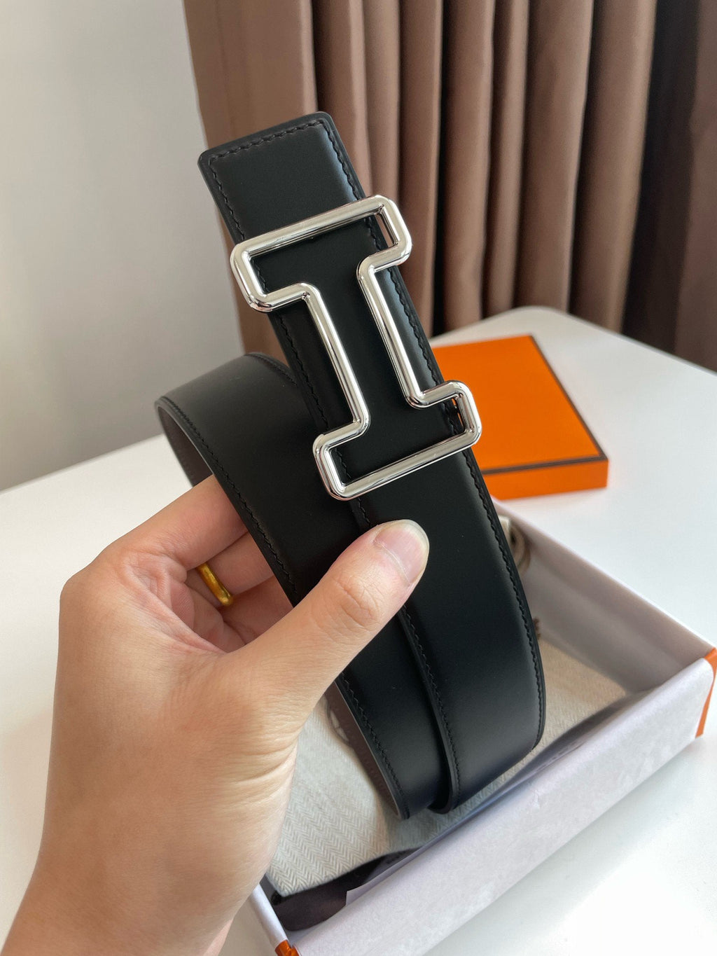 H TONIGHT BELT 38MM SILVER BUCKLE BLACK GRAPHITE LEATHER