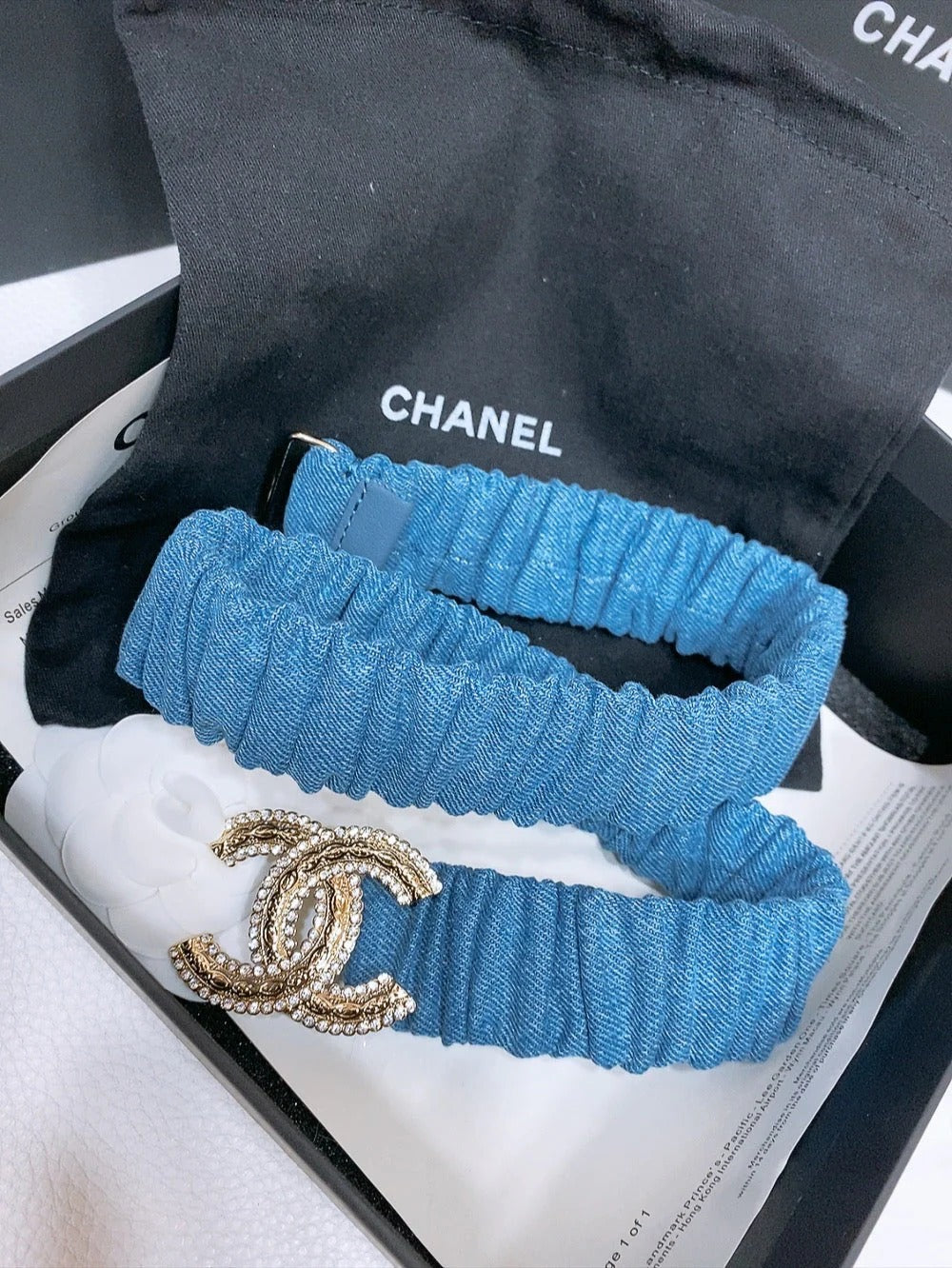 DOUBLE C ELASTIC BELT 30MM IN BLUE DENIM GOLD BUCKLE EMBOSSED CRYSTAL