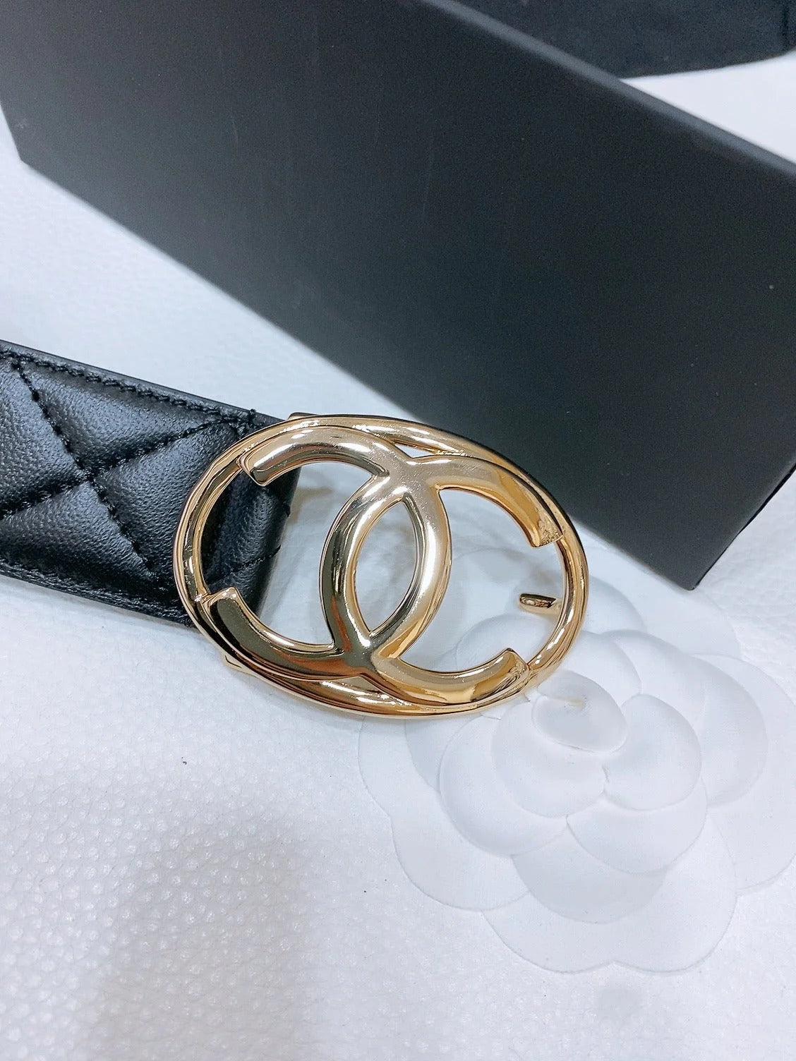 DOUBLE C BELT 38MM IN BLACK QUILTED LAMBSKIN WITH GOLD OVAL BUCKLE CENTERED LOGO