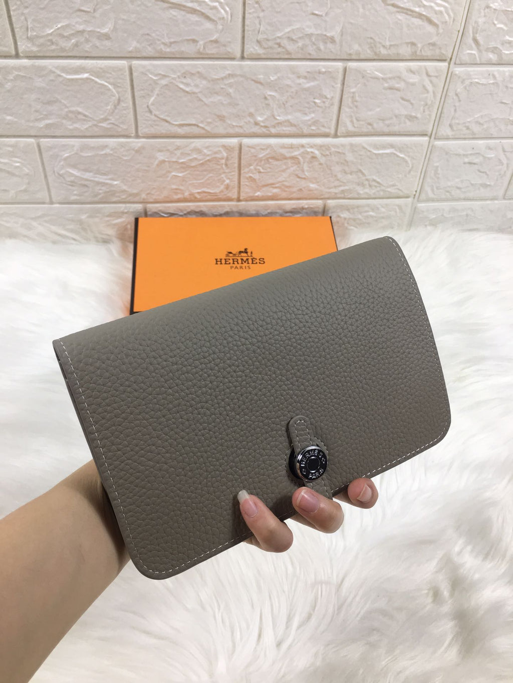 HM Dogon Wallet 20 Taupe Grained Calfskin