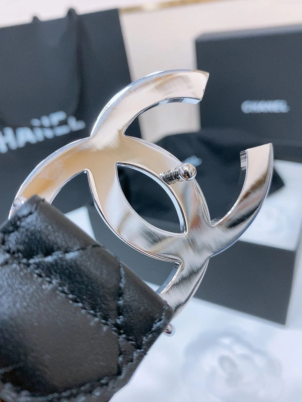 DOUBLE C 38MM IN BLACK QUILTED LAMBSKIN SILVER BUCKLE