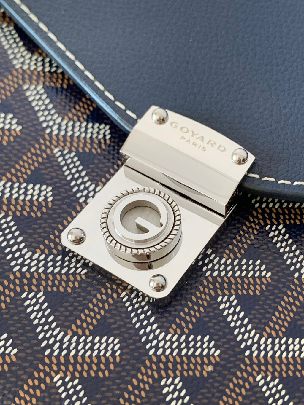 CHYPRE WALLET-POUCH 21 IN NAVY BLUE GOYARDINE CANVAS AND CALFSKIN