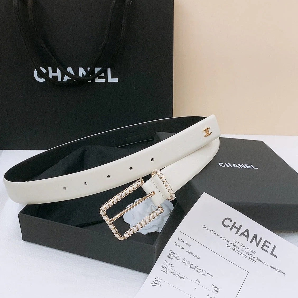 BELT 30MM IN BLACK AND WHITE CALFSKIN WITH INTERWOVEN GOLD CHAIN BUCKLE