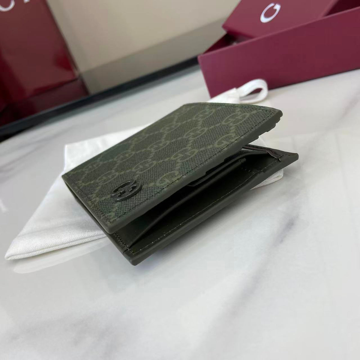 Gucci 25 GG Monogram Bifold 11cm Wallet Forest Green Leather 288792