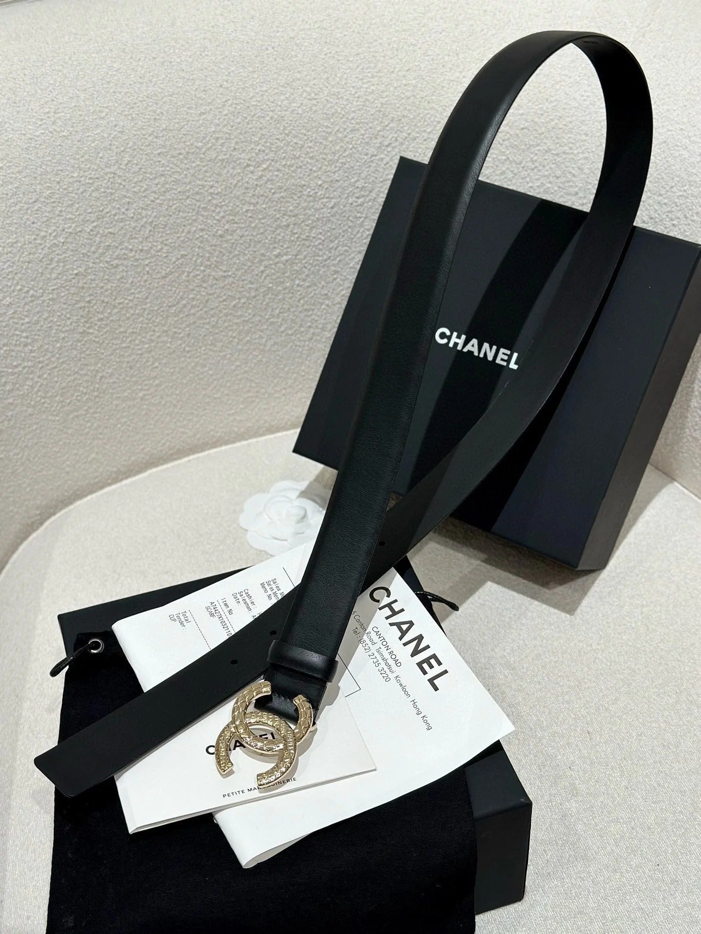 DOUBLE C BELT 30MM IN BLACK CALFSKIN WITH GOLD HARDWARE AND CARO STITCHING