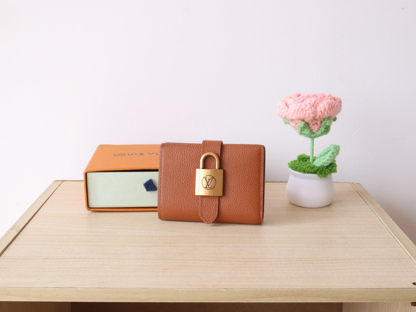 LV Portfoille Locky Wallet Brown in Cowhide 287575