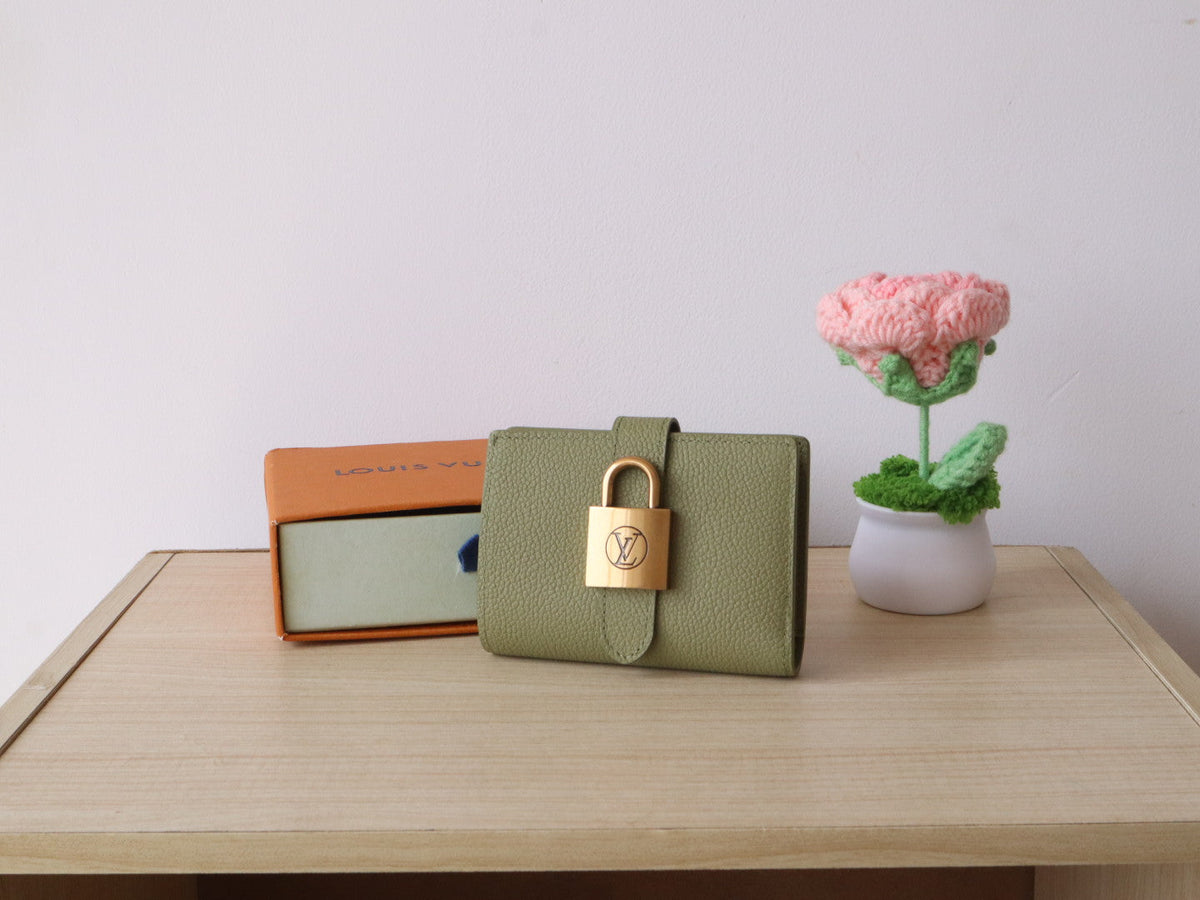 LV Portfoille Locky Wallet Olive Green in Cowhide 287574