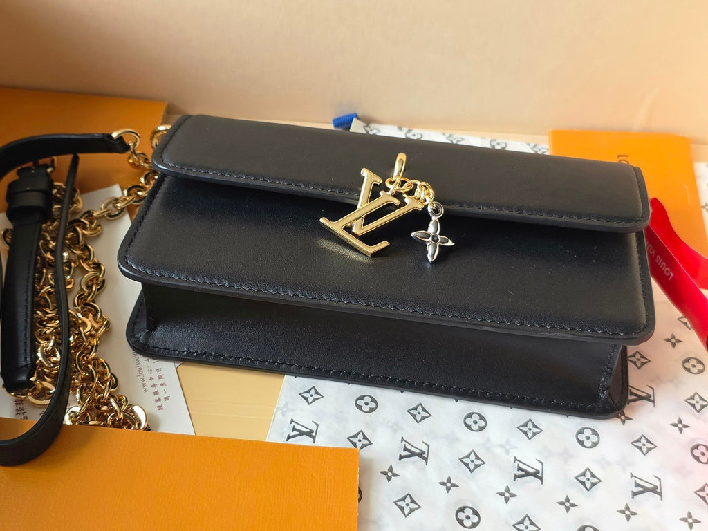 LV Wallet On Chain Bloom Black Calfskin 291936
