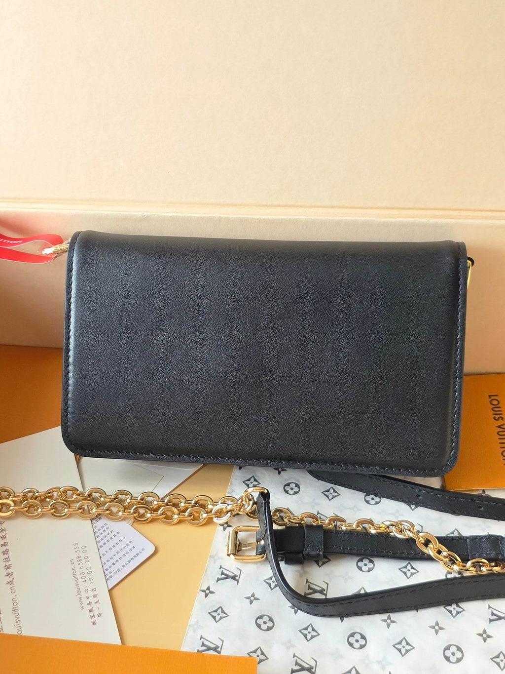 LV Wallet On Chain Bloom Black Calfskin 291936