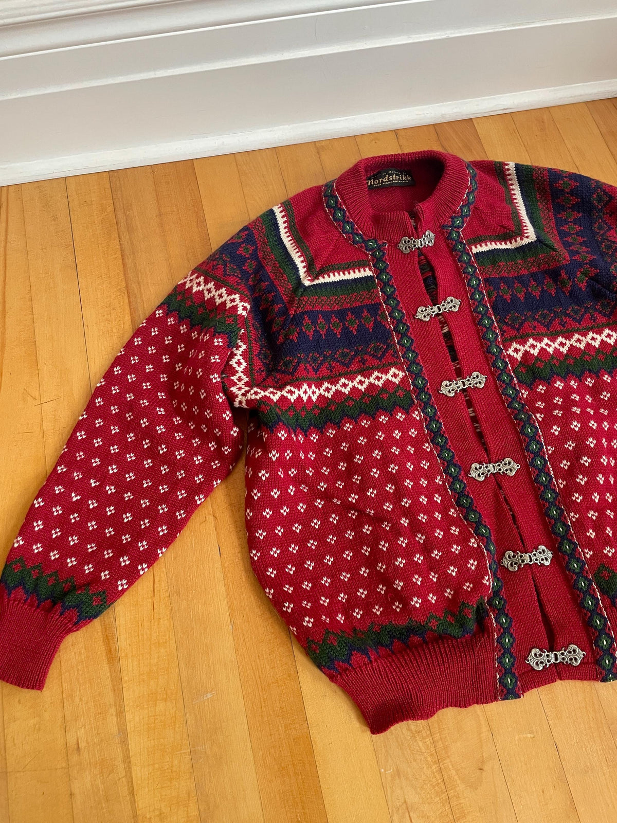 1980s Nordstrikk Wool Norwegian Cardigan. L